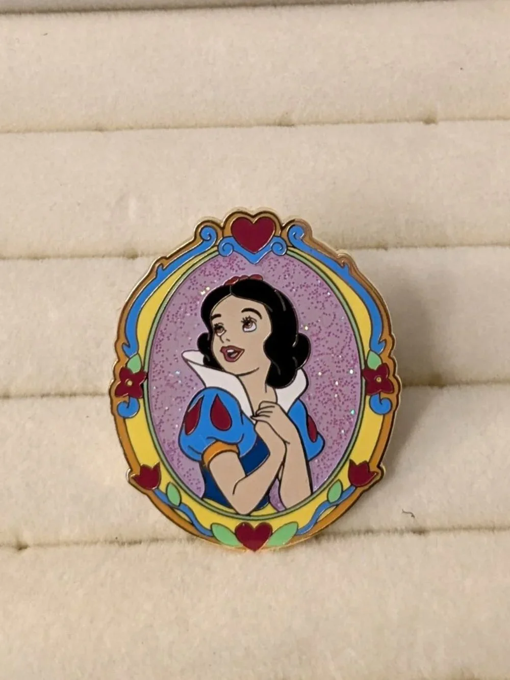 Disney Pin Snow White LE 500
